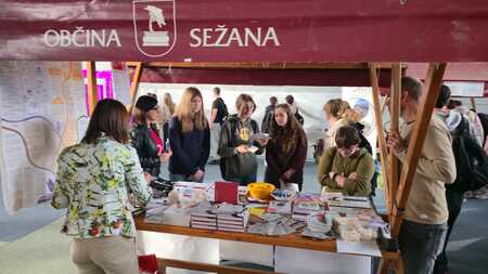 Predstavitev na festivalu KRASna priložnost; Vir: Občina Sežana